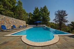 Tzortzi Gialos beach in its protected cove, Alonissos