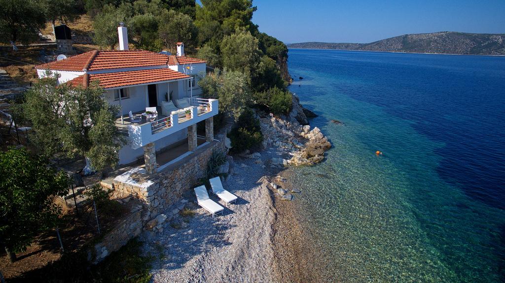 Villas and holiday houses on Alonissos, Sporades, Greece