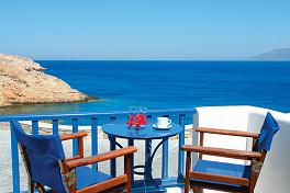 Vardia Bay Studios above Karavostasis, Folegandros