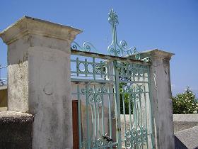 Vourliotes and Moni Vronda