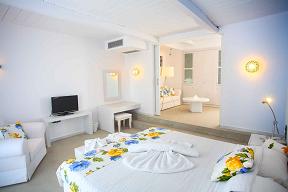 Hotels, studios and apartments on Koufonisia, Greece