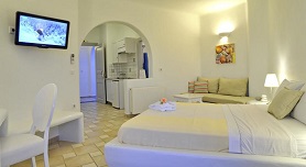 Yades Studios and Apartments