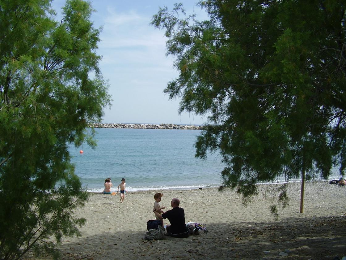 Ormos beach