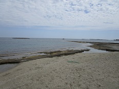 Gyrismata beach north of Magazia, Skyros